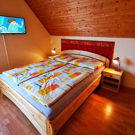 Huszár *