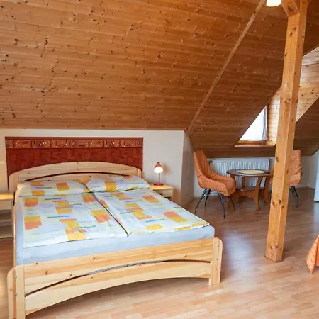 Pensjonat Huszar Vendeghaz