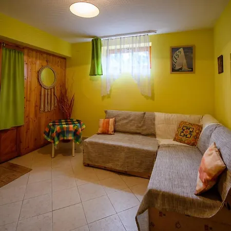 Konukevi Huszar Vendeghaz