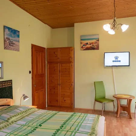 Huszar Vendeghaz * Balatonfured