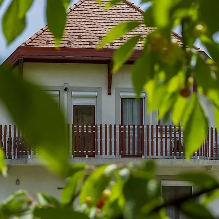 Konukevi Huszar Vendeghaz Balatonfüred