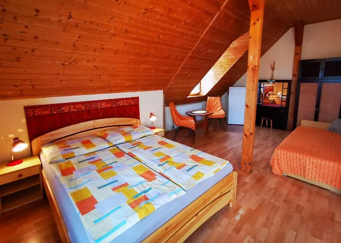 Huszar Vendeghaz بيت ضيافة *