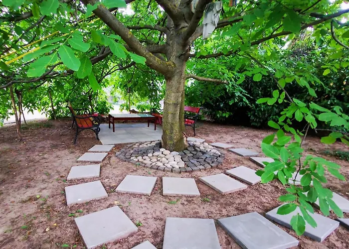 بيت ضيافة Huszar Vendeghaz بالاتونفوريد