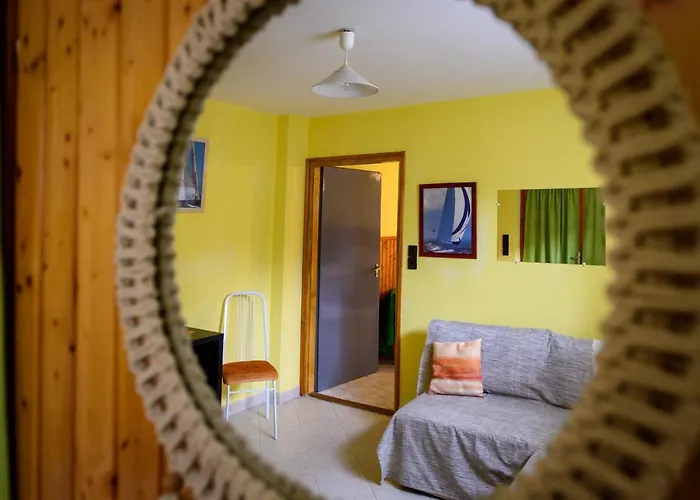 ゲストハウス Huszar Vendeghaz