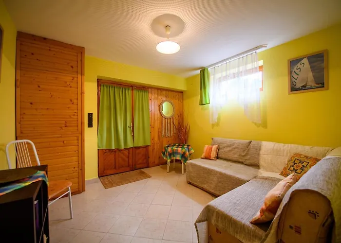 ゲストハウス Huszar Vendeghaz バラトンフレド