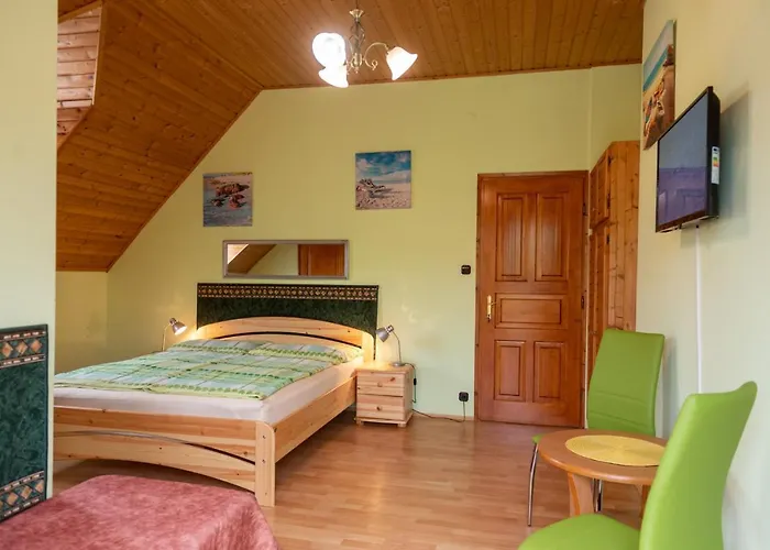 Huszar Vendeghaz ゲストハウス *