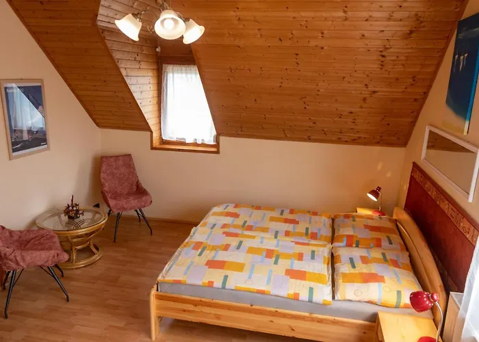 Huszar Vendeghaz * バラトンフレド