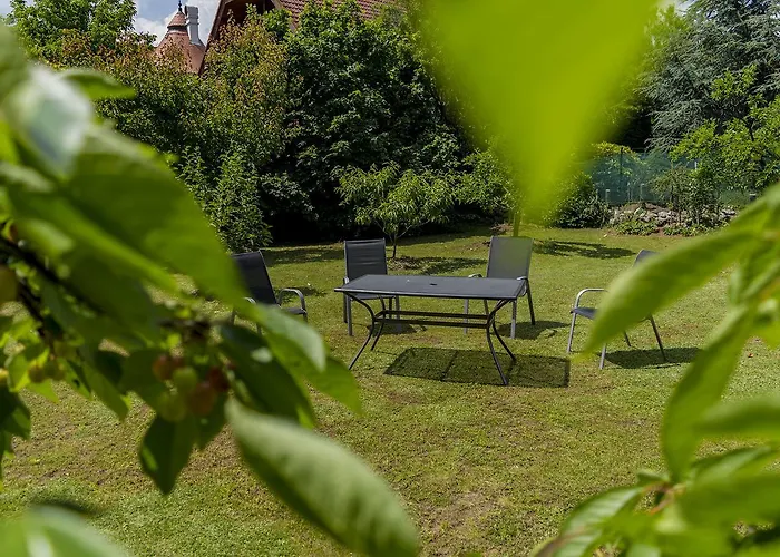 Huszar Vendeghaz * バラトンフレド